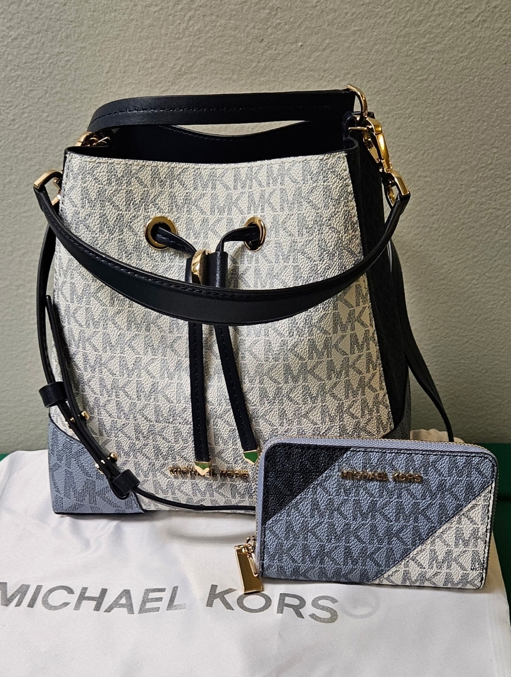 Michael Kors Cream & Black Signature Drawstring Bucket Bag with Matching Wallet